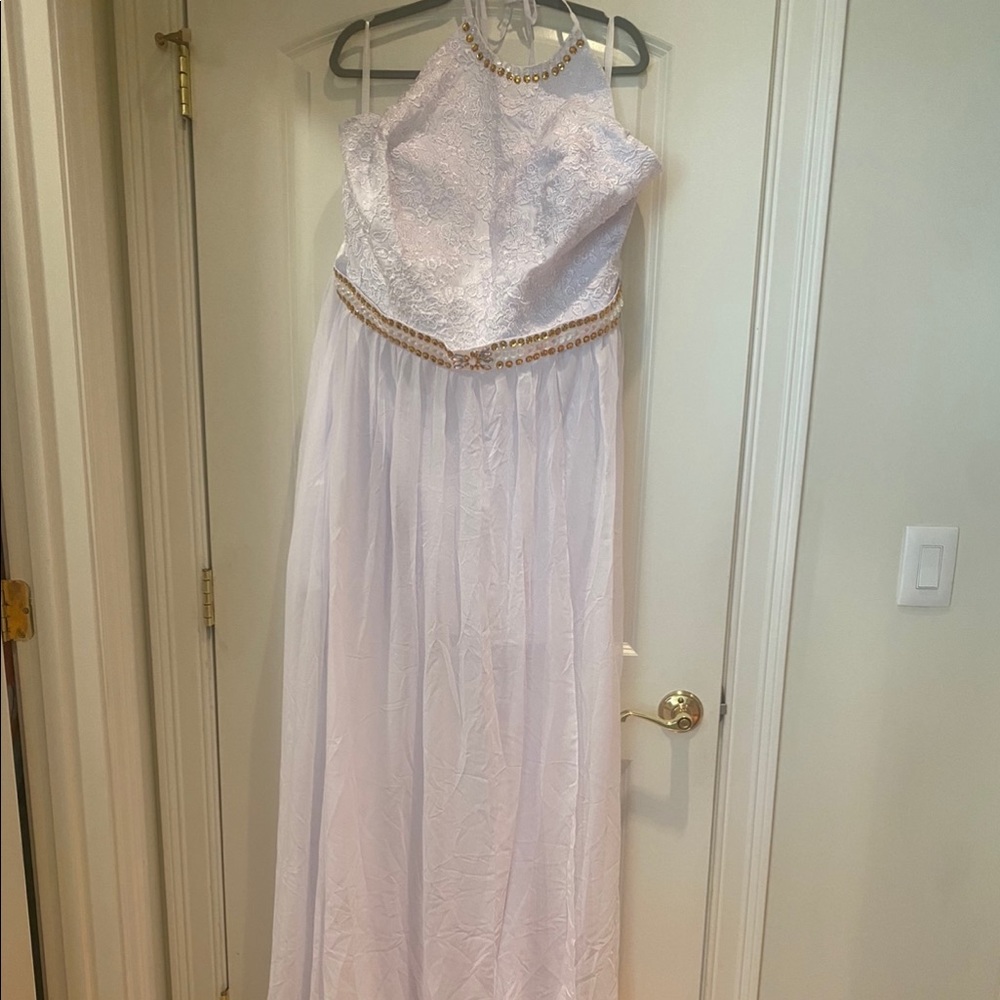 A Line High Neck sleeveless chiffon white dress